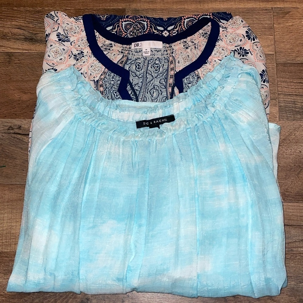 Lot‎ of 2 Size Medium Shirts.  Size Medium.